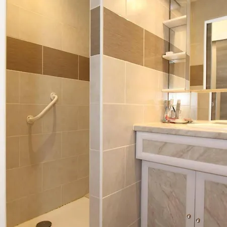 T2 Renove Avec Jardin Et Parking, Proche Thermes, Clim, Wifi, Lave-linge - Fr-1-553-54 * Balaruc-les-Bains